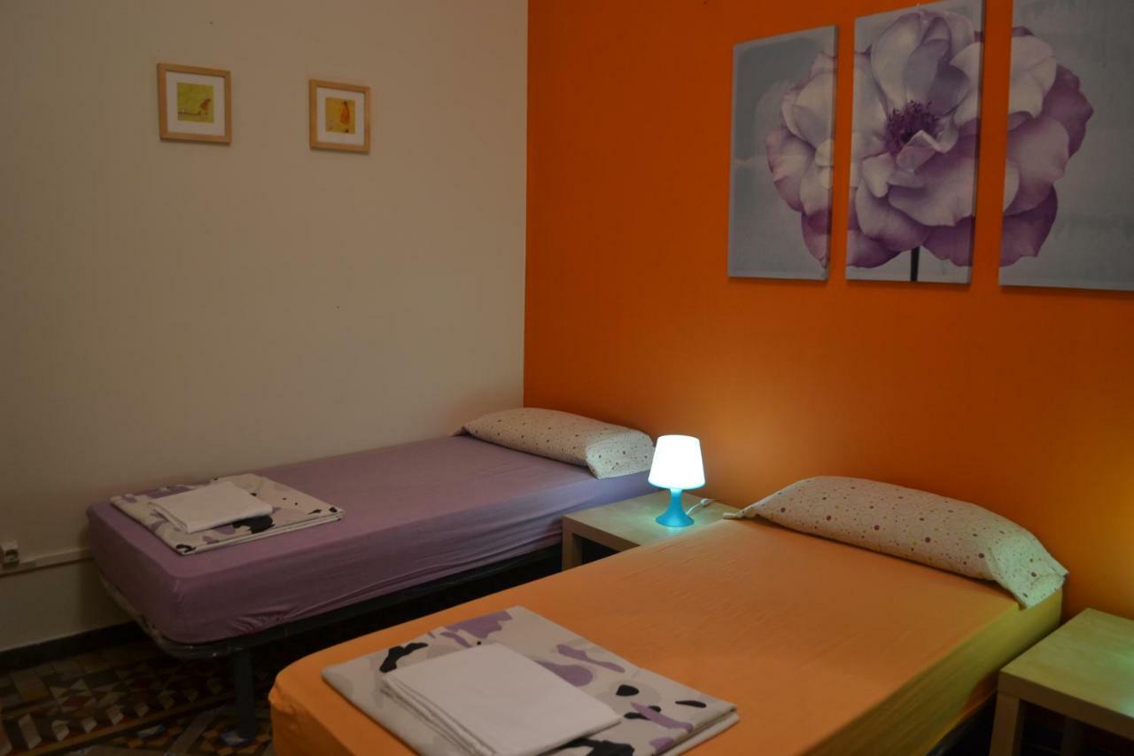 Sleeping Inn Barcelona Bagian luar foto