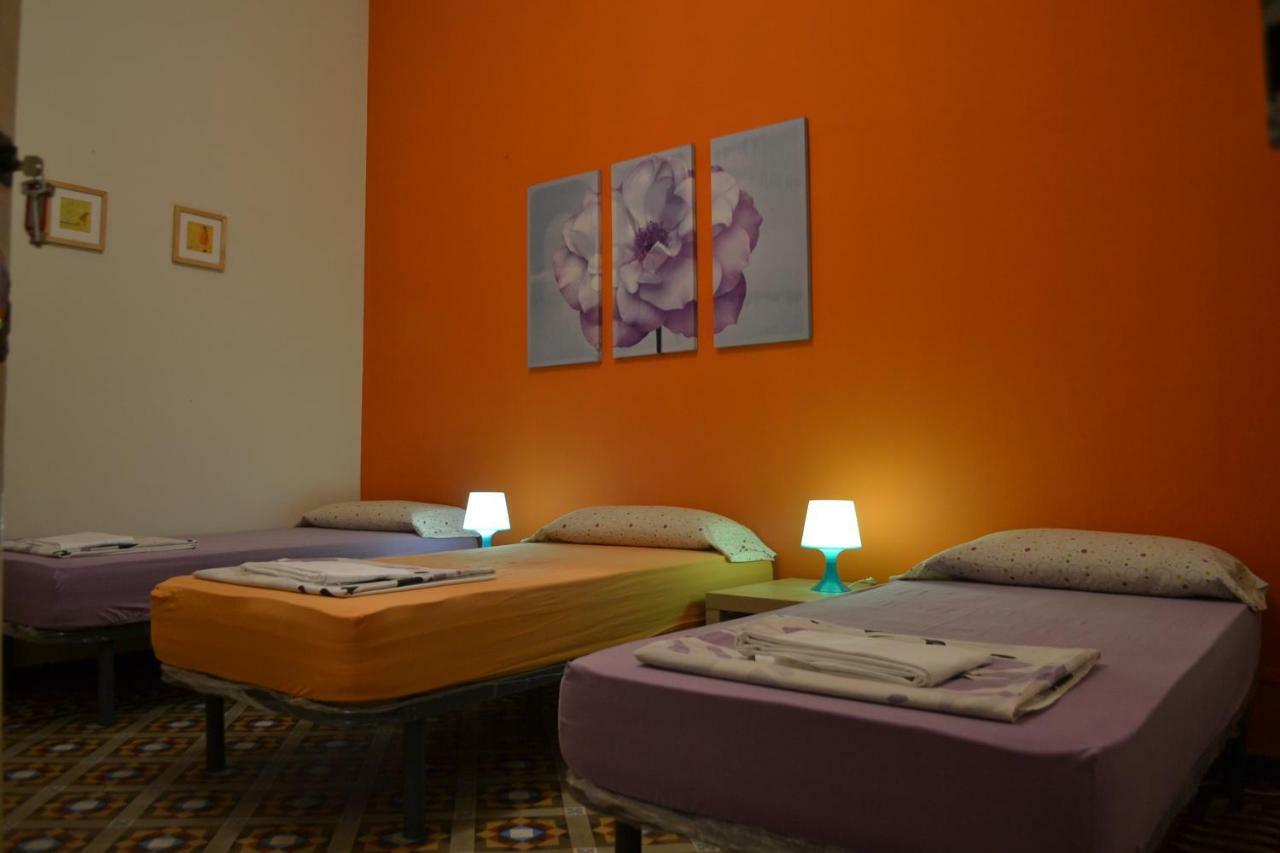 Sleeping Inn Barcelona Bagian luar foto