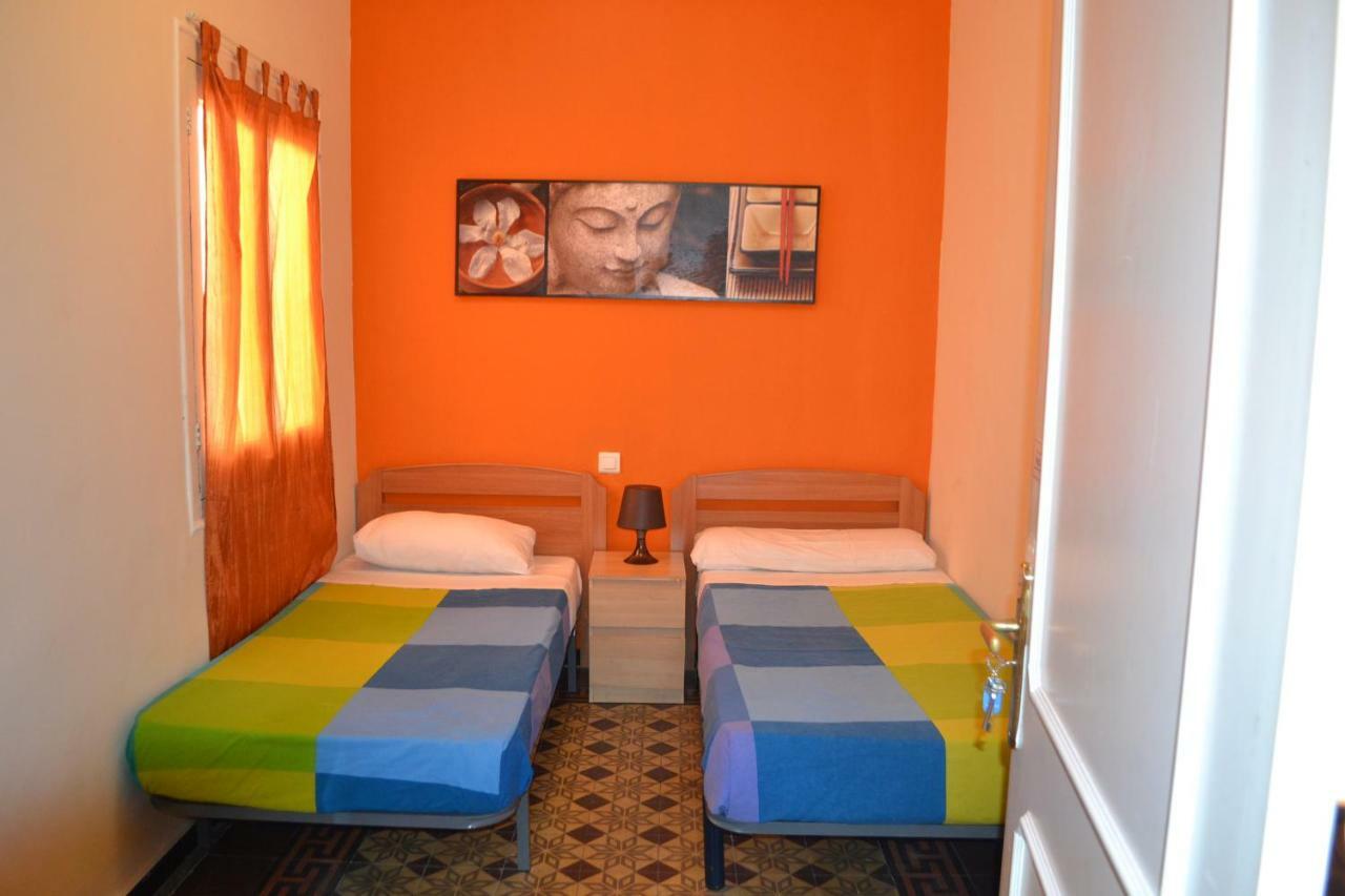 Sleeping Inn Barcelona Bagian luar foto