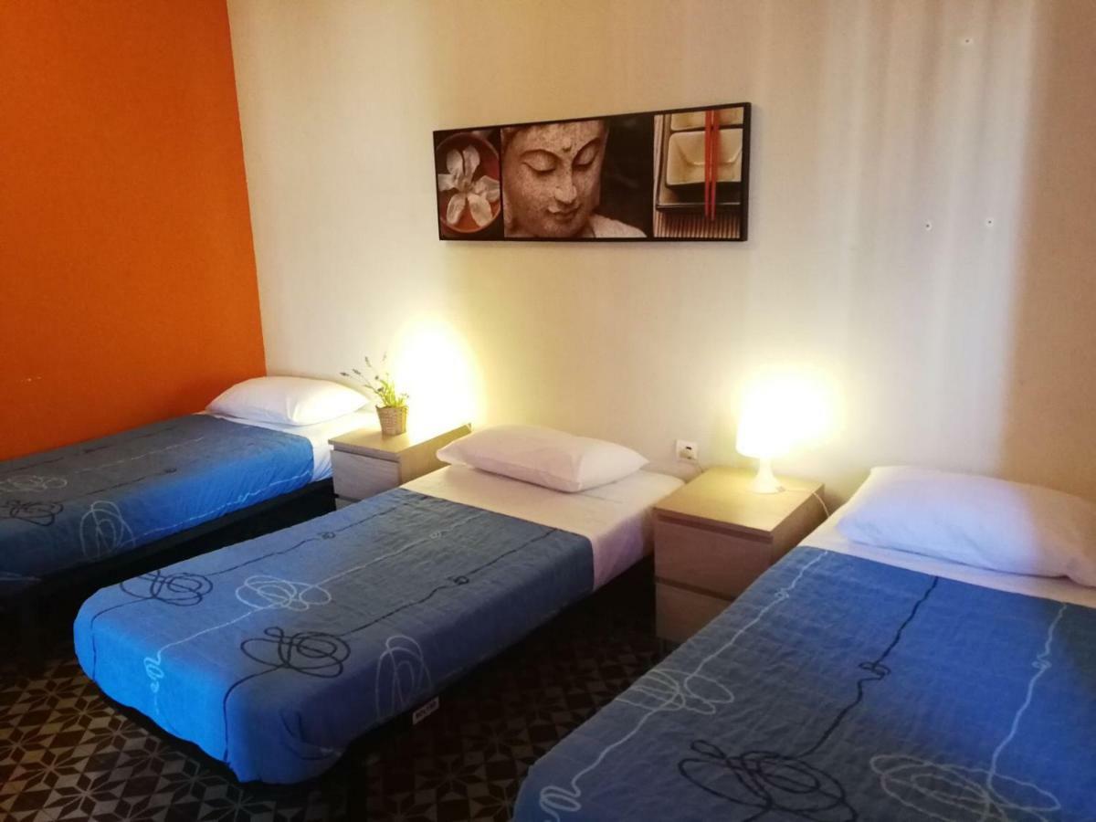 Sleeping Inn Barcelona Bagian luar foto