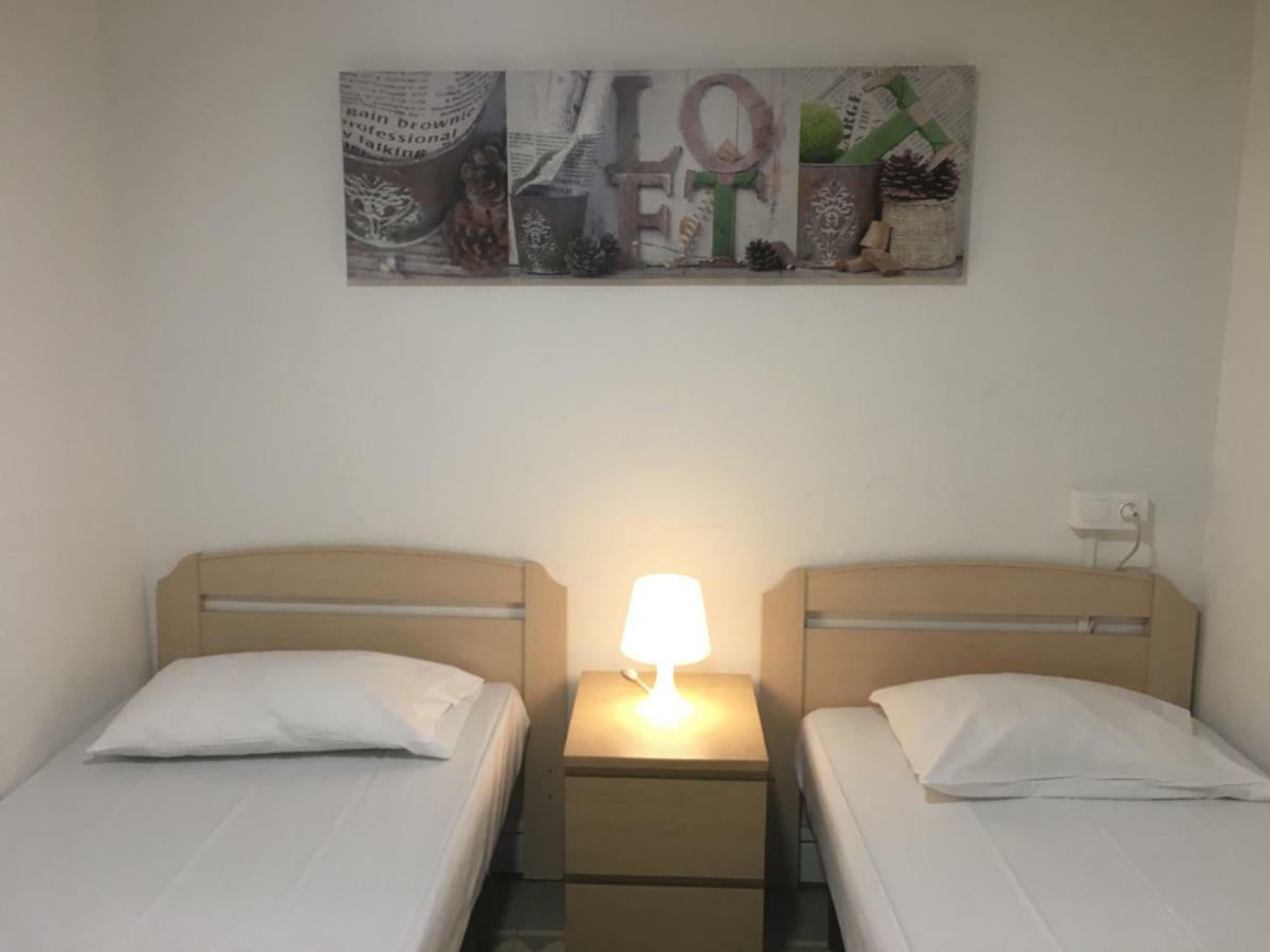 Sleeping Inn Barcelona Bagian luar foto